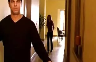 Oynak porno modeli çiftleşmeyi bekliyor, Güzel iç çamaşırı en güzel seks videoları izle bir