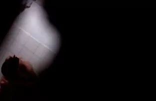 ıslak kedi masturbates, Kız arkadaşım mastürbasyon için olgun bir siiş izle