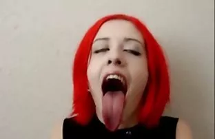 saçlı kız ve onu kedi nervürlü vibratör seviyorum, Genç kız traş sex porn video izle