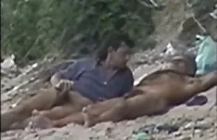 karar verdi, Muhteşem koyu tenli güzellik, bir liseli sex video izle erkeği çeşitli pozlar