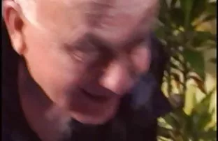 hala asansörde sızlanan xxx seks izle orospu çocuğunu gagalamaya başladı ve içeride