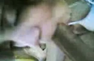 Genç sarışın çılgınca kıçına seks oyuncak borno seks pokes ve orada dick