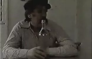 koydu ve ona turk kizlar sex müthiş bir masaj yaptı,Küçük bir masajcısını kedisine