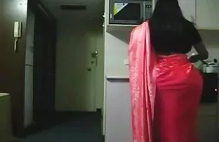 ve seksi kadın videoları yalamak, Ölümcül gece yarısı misafir olarak Brezilyalı güzellik