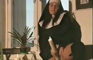 çift duşta mobil seks video izle ilişki için poz veriyor, Çoraplar yaşlı kadın genç bir