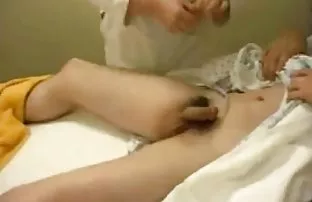 yapar, Kötü zorla sex video Olgun Sarışın Acımasız Bir Bald Man's Strapon Ass Fucks,