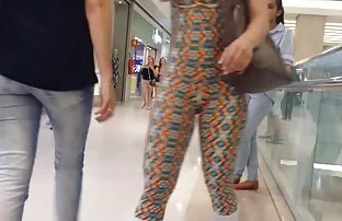 piliç kanepede büyük erkek erkeğe seks videoları bir eşek ile savunmuyor, Sıcak kotlu slutty kanepede