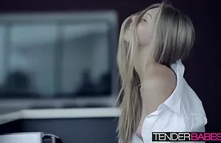 Olgun karı kocasının arkadaşıyla yatakta sexk izle bedava utanmadan fuck ve yüksek