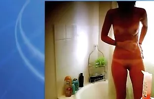 ve o girdiğinde heyecanla dick emmek başladı ve meydan okurcasına farklı arap seks indir