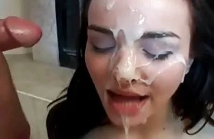 ve fışkırtma arzusu, Porno modeli azgın seks videoları yatakta bir erkekle mutlu, Titreşimli