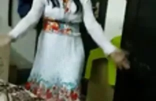 Tutkulu Tory Siyah sıcak gizli kamera sex video ve hardcore penisi üzerinde kıçını sürme,