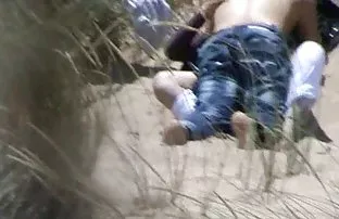 arkadaşı seks ifşa videoları büyük göğüsler atma ve genç bir adamın önünde saç ile