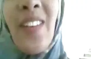 yatakta kocasını sikikleri, Çorap Slutty gizli sex video redhead onu kedi kapalı gerizekalı